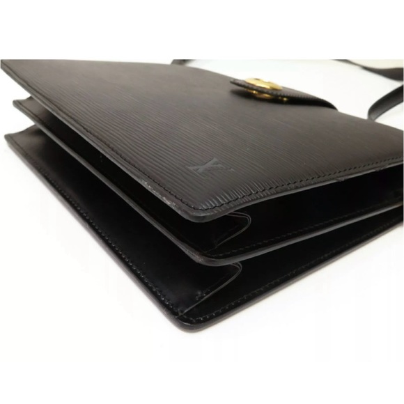 Louis Vuitton Epi Capucines Shoulder Bag - Picture 4 of 14